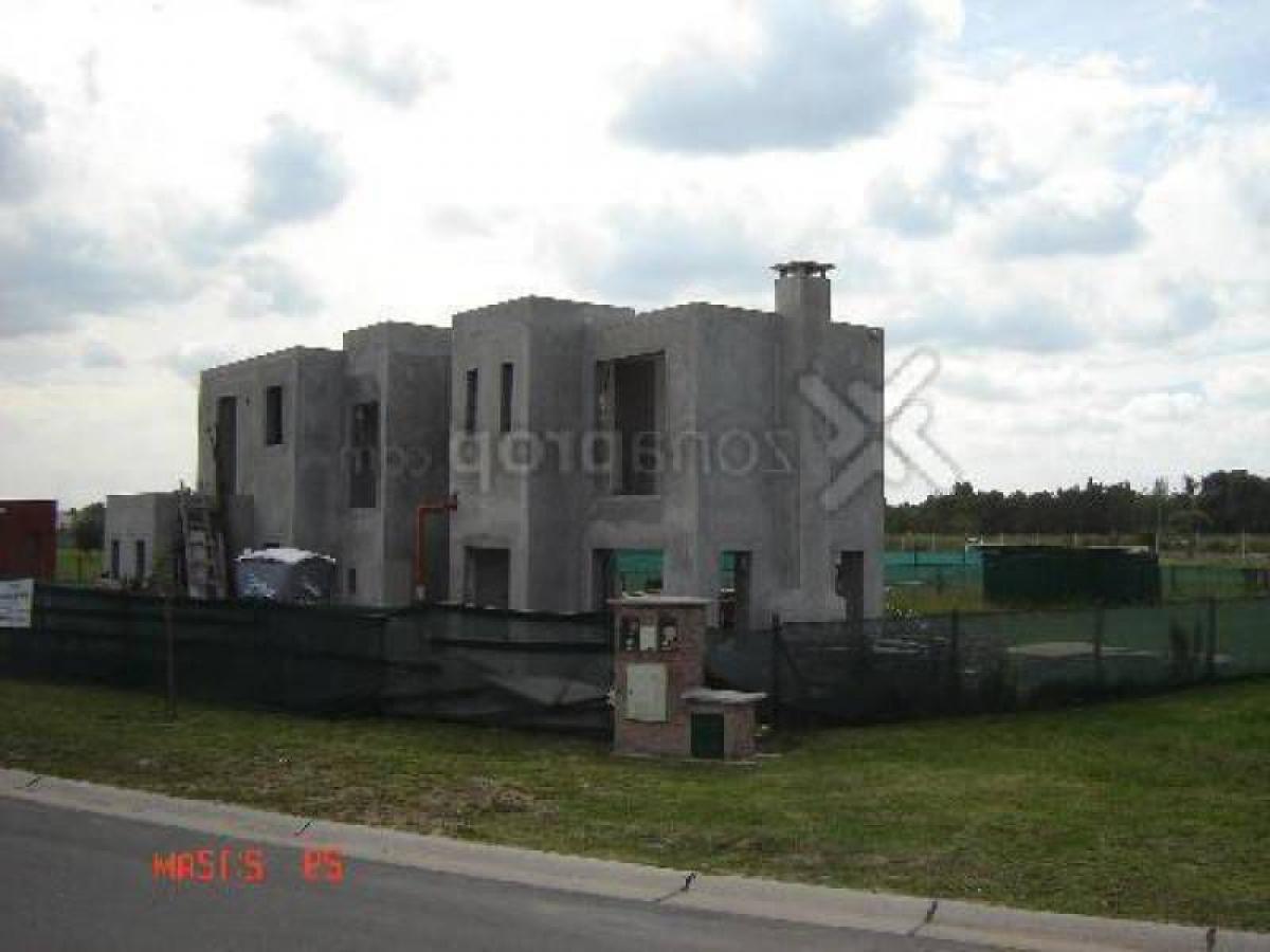 3 bedrooms Apartment in Tigre, Argentina No. 11968