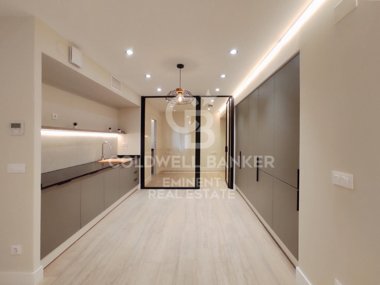 Bureau à Barcelona, Spain 60m² No. 294666