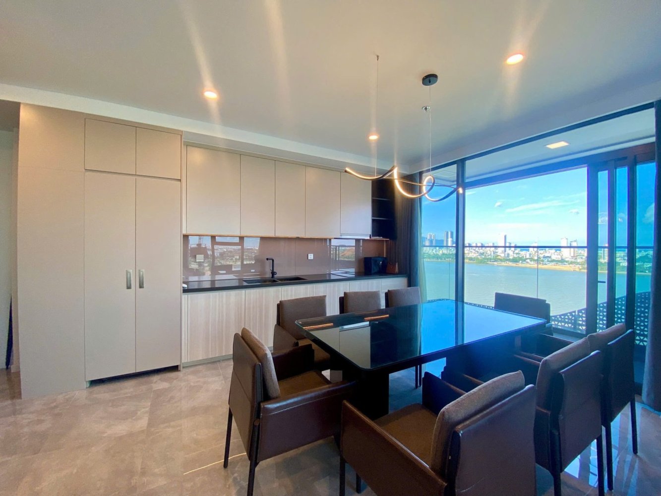 Apartamento com 2 quartos em condomínio em Hai Chau, Vietname N.º 21033