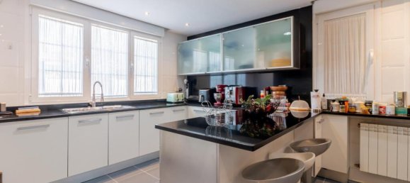 5 bedrooms Townhouse in Las Rozas de Madrid, Spain No. 167520 12