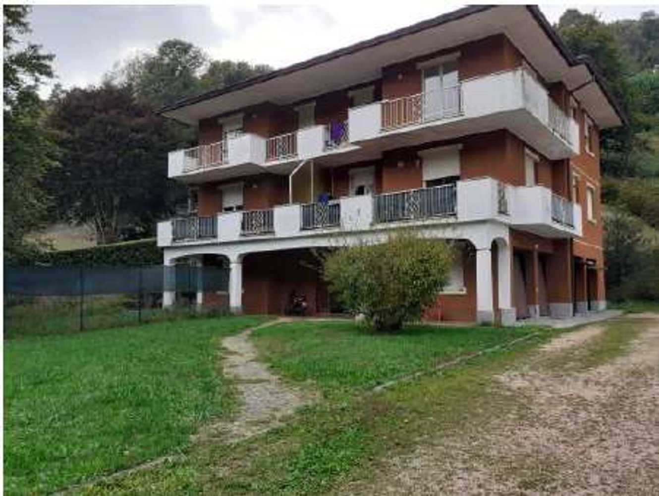 2غرفة شقة في Castello Cabiaglio, Italy رقم 3219