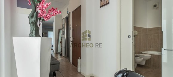 Apartamento de 3 dormitorios en Bergamo, Italy No. 380806 34
