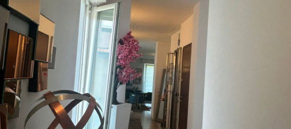 Apartamento de 3 dormitorios en Bergamo, Italy No. 380806 7