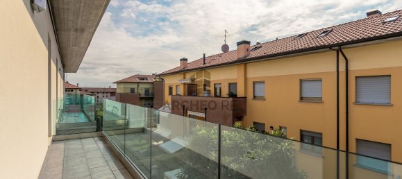 Apartamento de 3 dormitorios en Bergamo, Italy No. 380806 22
