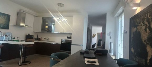 Apartamento de 3 dormitorios en Bergamo, Italy No. 380806 12