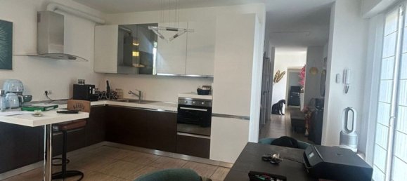 Apartamento de 3 dormitorios en Bergamo, Italy No. 380806 15