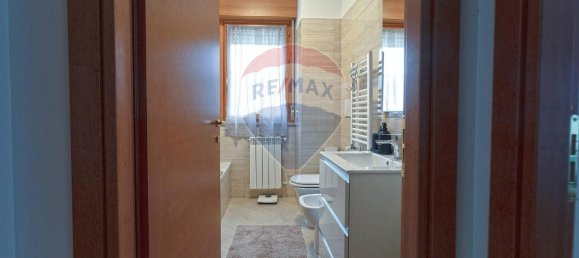 8-salle Appartement à Viterbo, Italy No. 114979 14