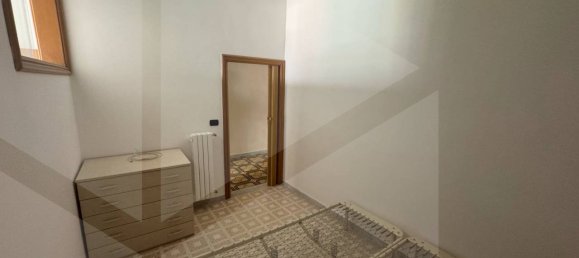 3 rooms Apartment in Barletta, Italy No. 17126 17