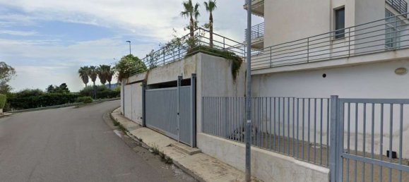 22m² Commercial property in Letojanni, Italy No. 68991 3