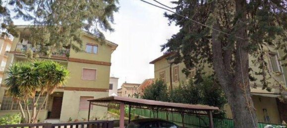 4 bedrooms Apartment in Ciampino, Italy No. 101176 13