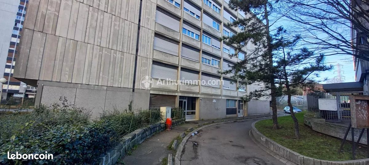 Studio in Sarcelles, France, Nr. 164530