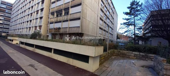 Studio in Sarcelles, France, Nr. 164530 2