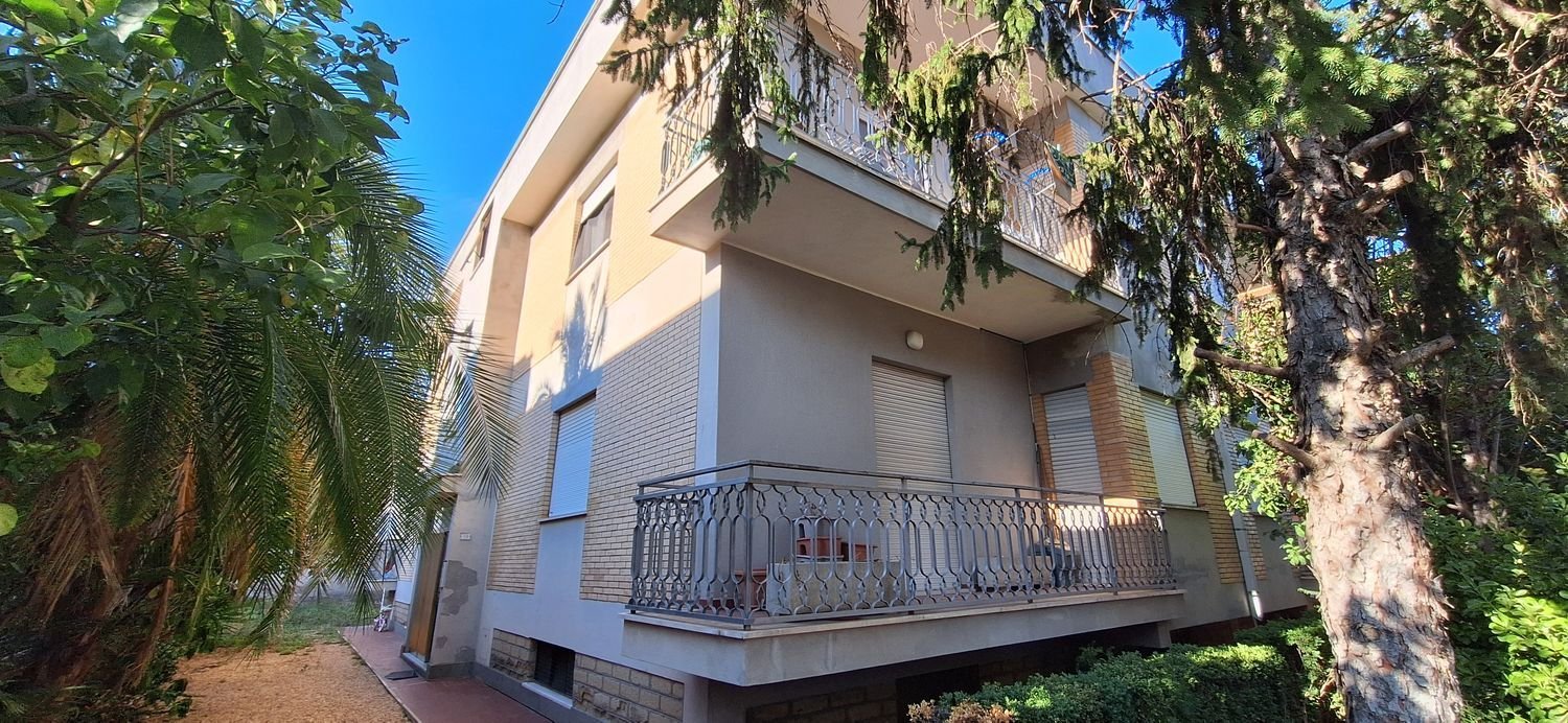 2 غرف نوم شقة في Aprilia, Italy رقم 389221