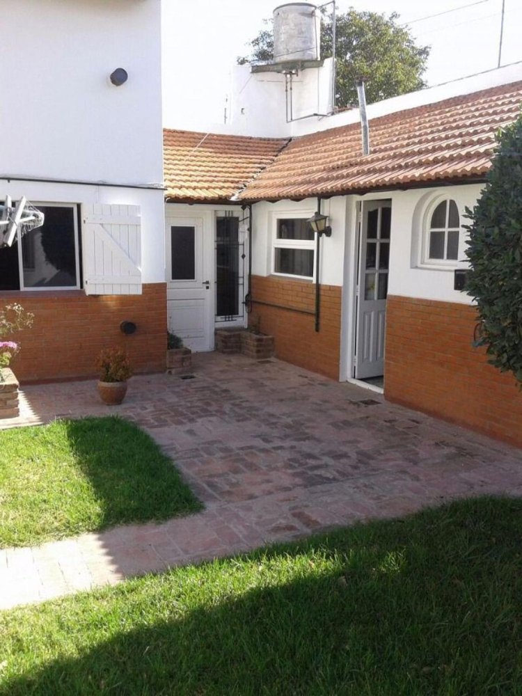 3 bedrooms House in Mar del Plata, Argentina No. 73044