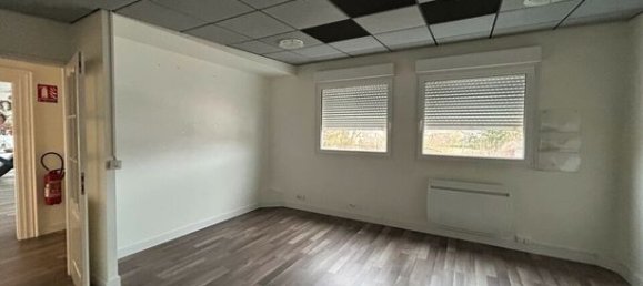255m² Office in Folschviller, France No. 307597 4