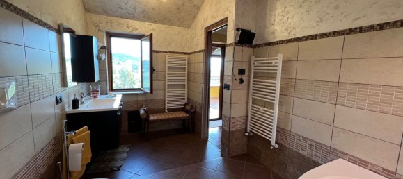 Dúplex de 3 habitaciónes en Cerisano, Italy No. 186958 21