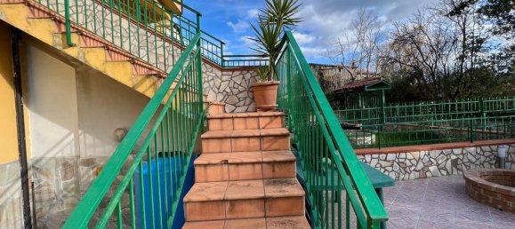 Dúplex de 3 habitaciónes en Cerisano, Italy No. 186958 3