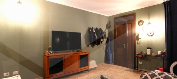 4غرفة شقة في Montopoli in Val d'Arno, Italy رقم 17843 2