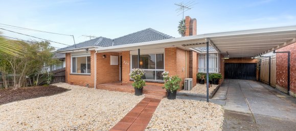 4 bedrooms House in Avondale Heights, Australia No. 661 17