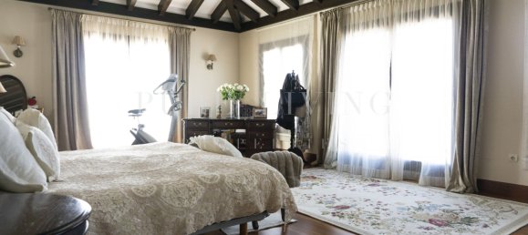 5 bedrooms Villa in Malaga, Spain No. 98636 7