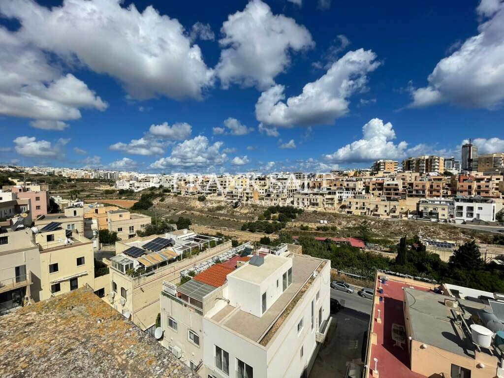 Duplex independente T3 em Saint Julian's, Malta N.º 7186