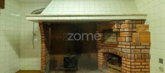 Propiedad comercial de 4 dormitorios en Santa Maria da Feira, Portugal No. 320324 14