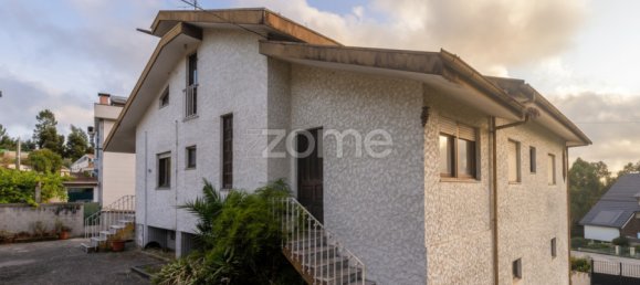 Propiedad comercial de 4 dormitorios en Santa Maria da Feira, Portugal No. 320324 3