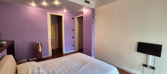 5 rooms Apartment in Naples, Italy No. 299041 14