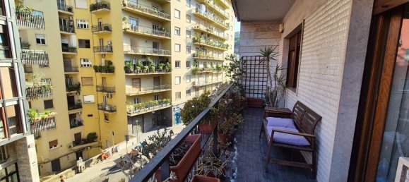 5 rooms Apartment in Naples, Italy No. 299041 4