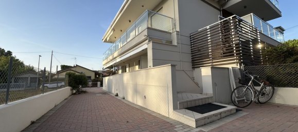 3 rooms Apartment in Cervia, Italy No. 67039 4
