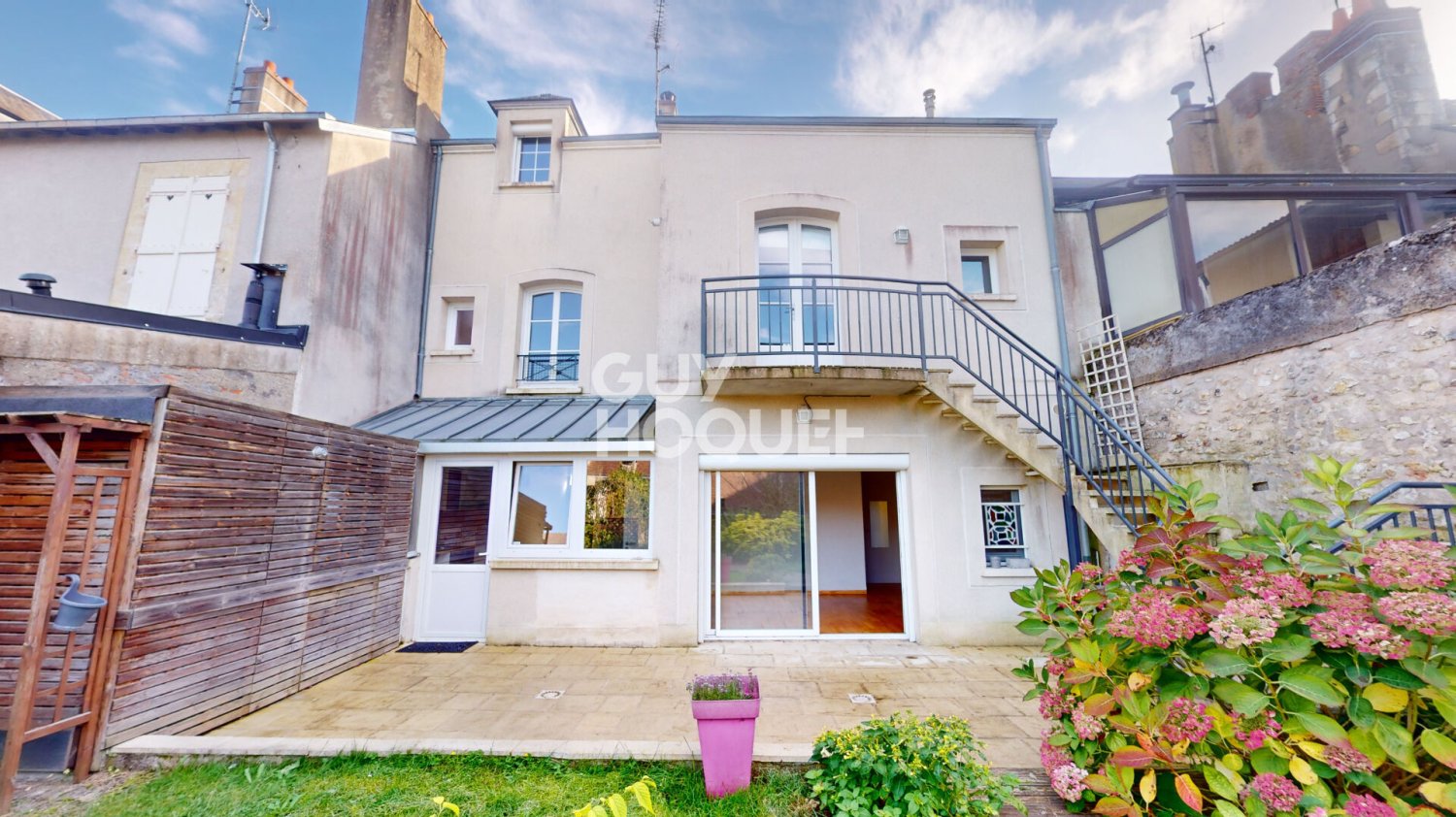 4 bedrooms House in Chateaudun, France No. 81659