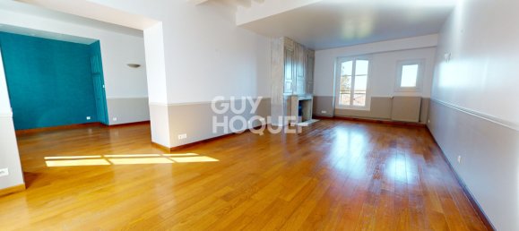 4 bedrooms House in Chateaudun, France No. 81659 16