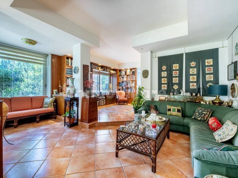 3 bedrooms Apartment in Rome, Italy No. 198042