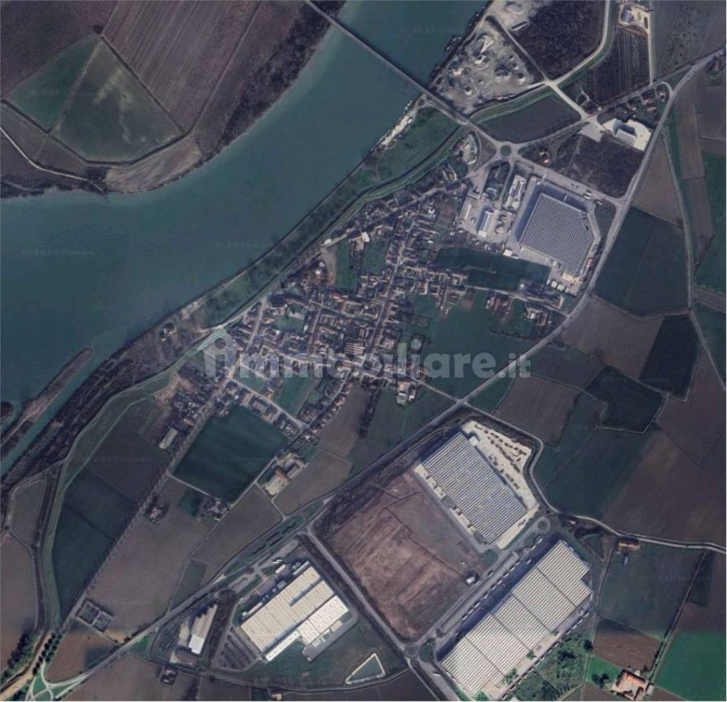 1 room Warehouse in Monticelli d'Ongina, Italy No. 99488