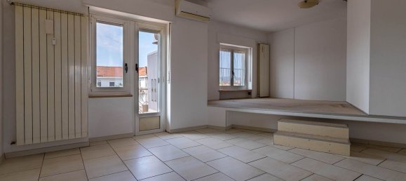 Studio in Strambino, Italy, Nr. 276273 8