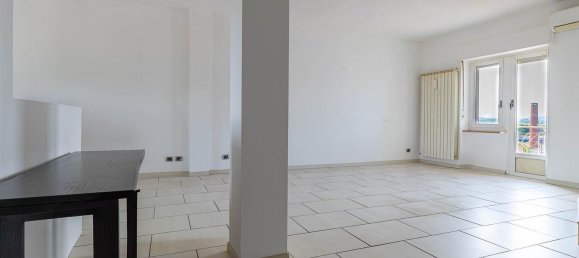 Studio in Strambino, Italy, Nr. 276273 2