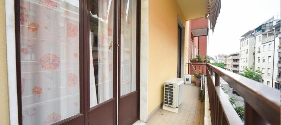 3 bedrooms Apartment in Milan, Italy No. 362724 19