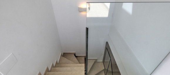 3 Schlafzimmer Penthouse in Marbella, Spain, Nr. 35485 11