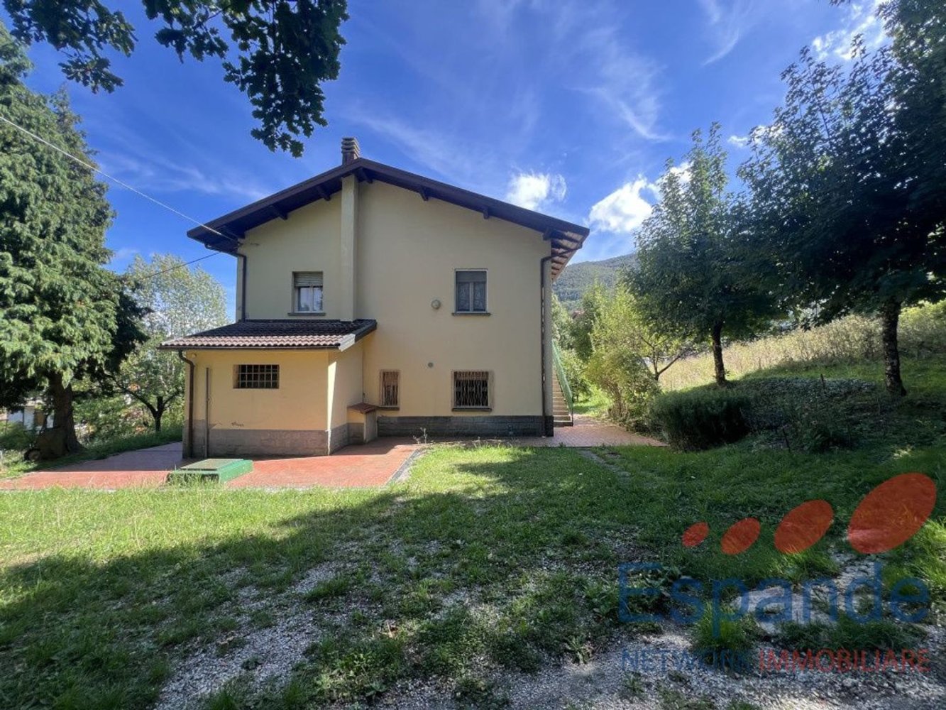 Casa de 9 dormitorios en Lizzano in Belvedere, Italy No. 334700