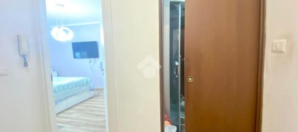 3 rooms Apartment in Rome, Italy No. 300088 14