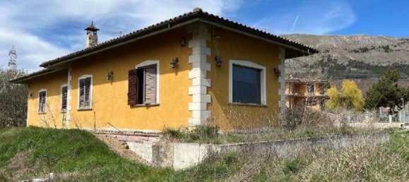 7 rooms Apartment in Avezzano, Italy No. 180696 9