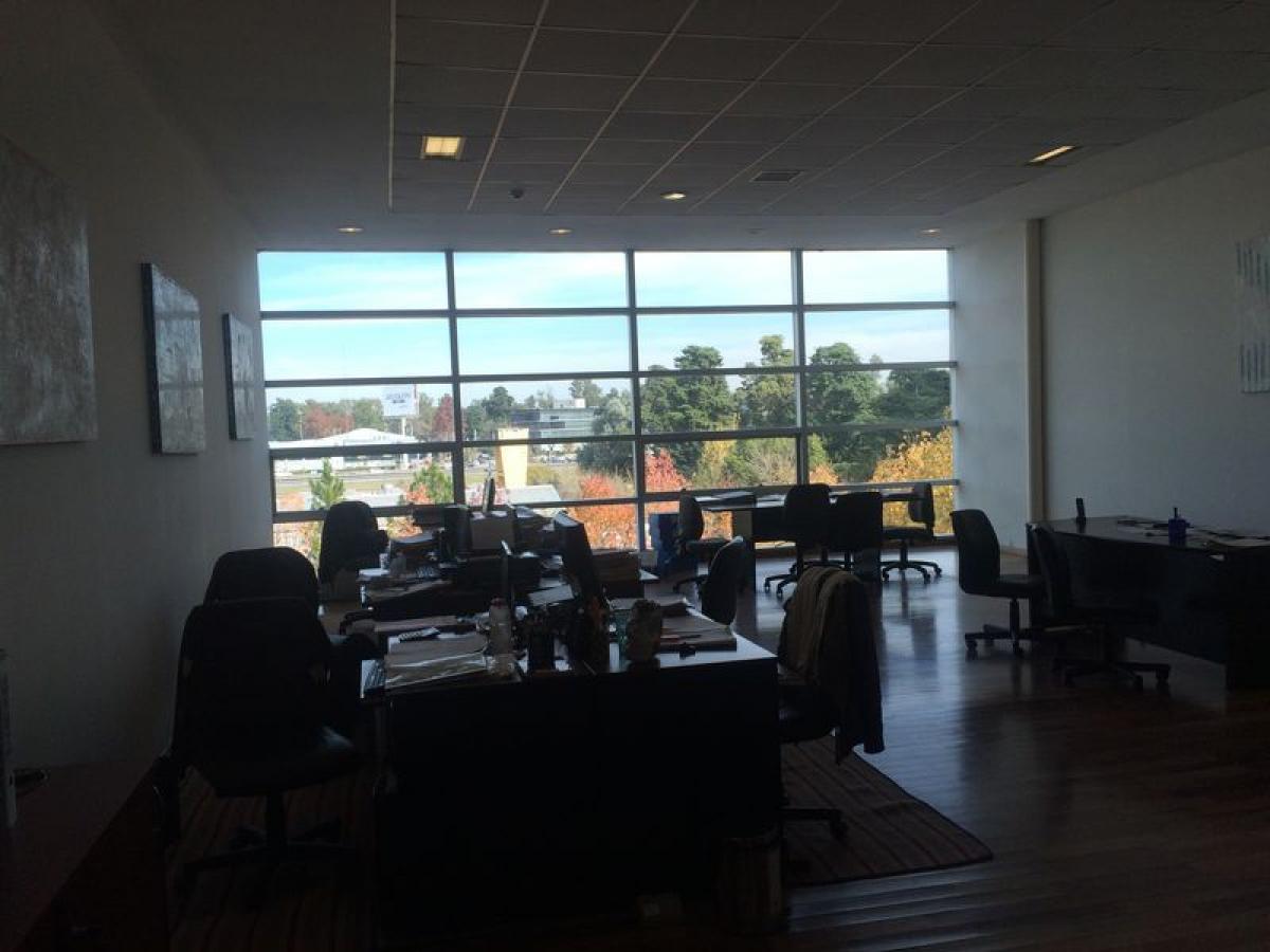 82m² Office in Pilar, Argentina No. 23408