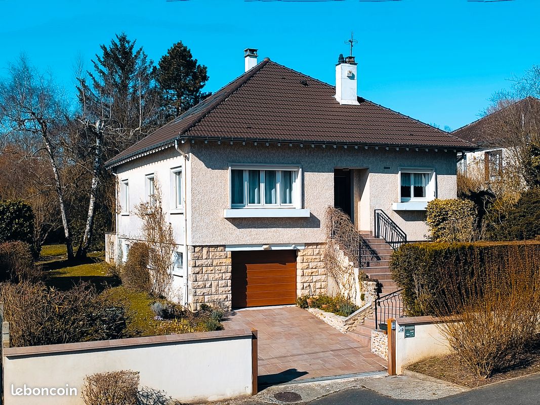 3 bedrooms House in Coulommiers, France No. 189262