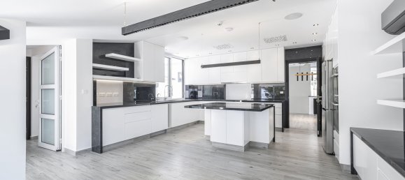 5 bedrooms Villa in Paphos, Cyprus No. 9991 22