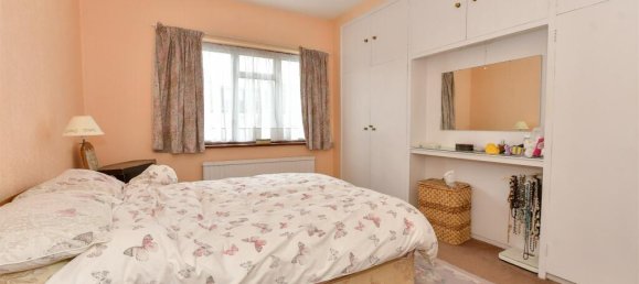 3 bedrooms Commercial property in Leyton, United Kingdom No. 4008 6