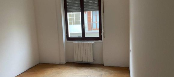 2 rooms Apartment in Seveso, Italy No. 28994 5