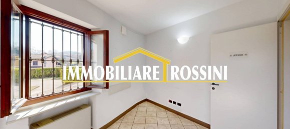 3 rooms Office in Bodio Lomnago, Italy No. 16311 17