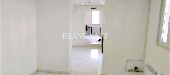 Oficina en Saint Julian's, Malta 75 m² No. 12740 3
