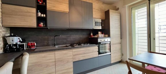 Apartamento de 3 divisões em Bitetto, Italy N.º 31197 4