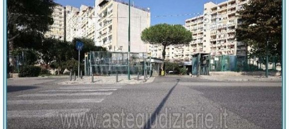 5 rooms Apartment in Naples, Italy No. 14150 23